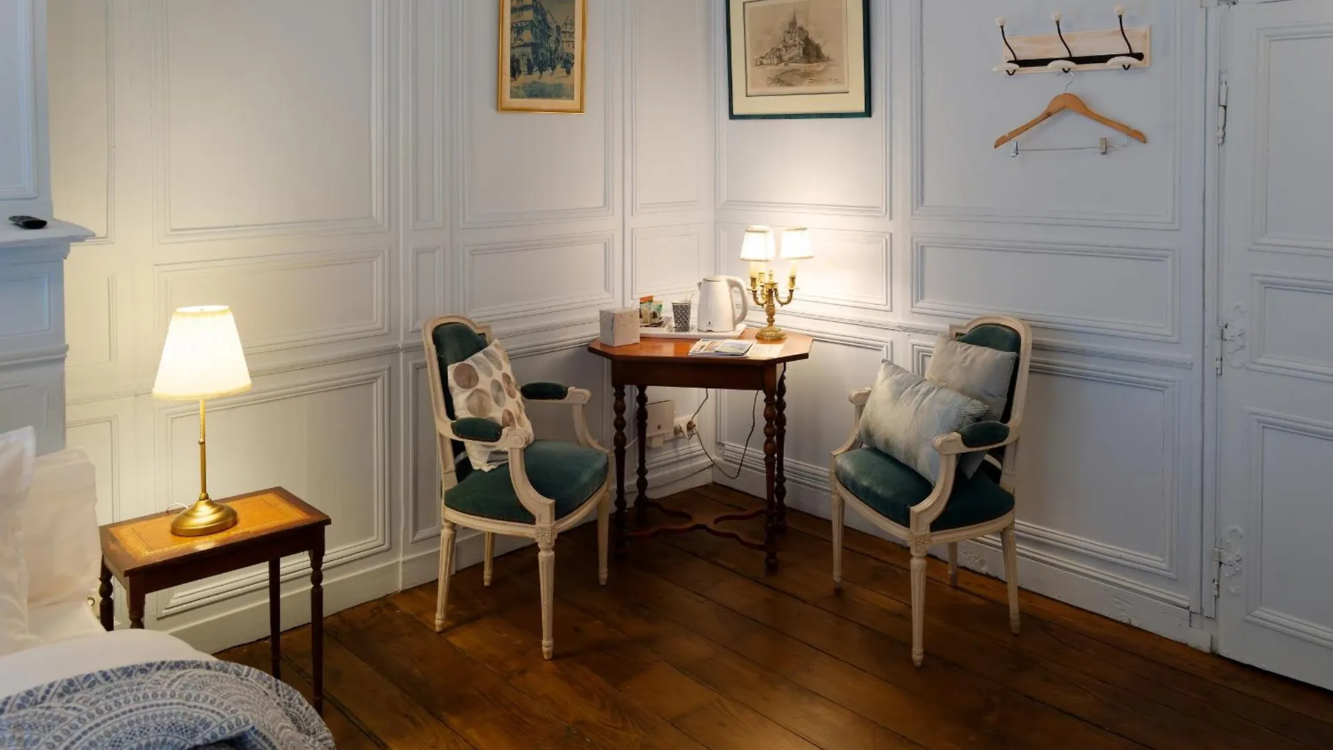 Guest House Saint Yves 디난