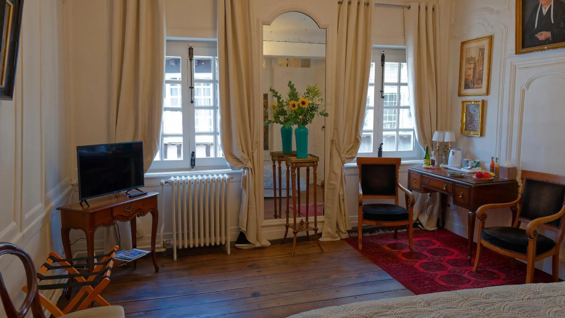 Guest House Saint Yves 디난